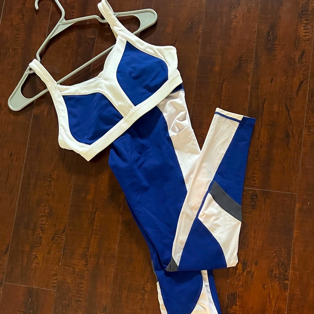 Fabletics color block set